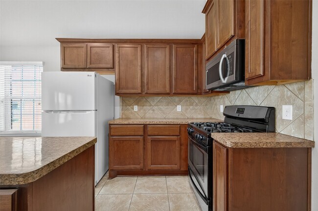 Building Photo - 2000 Water Trace Ct