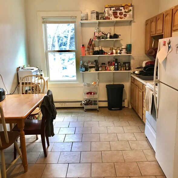 Building Photo - 17 Carmel St