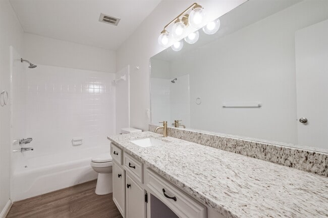 Building Photo - 3311 Palm Desert Ln