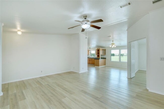 Building Photo - 132 Co Rd 247
