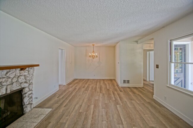 Building Photo - 5512 Wiseburn St
