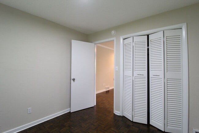 Building Photo - 3 Bedroom 1 Bath House in Prairie Village