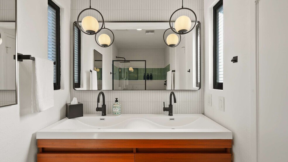 Building Photo - 2004 Nicola Rd E