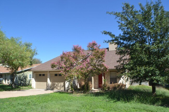 Building Photo - House for Rent in Austin
