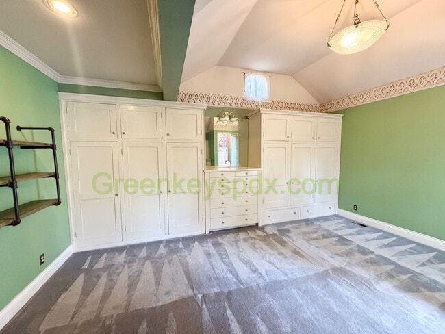 Building Photo - 10197-1136