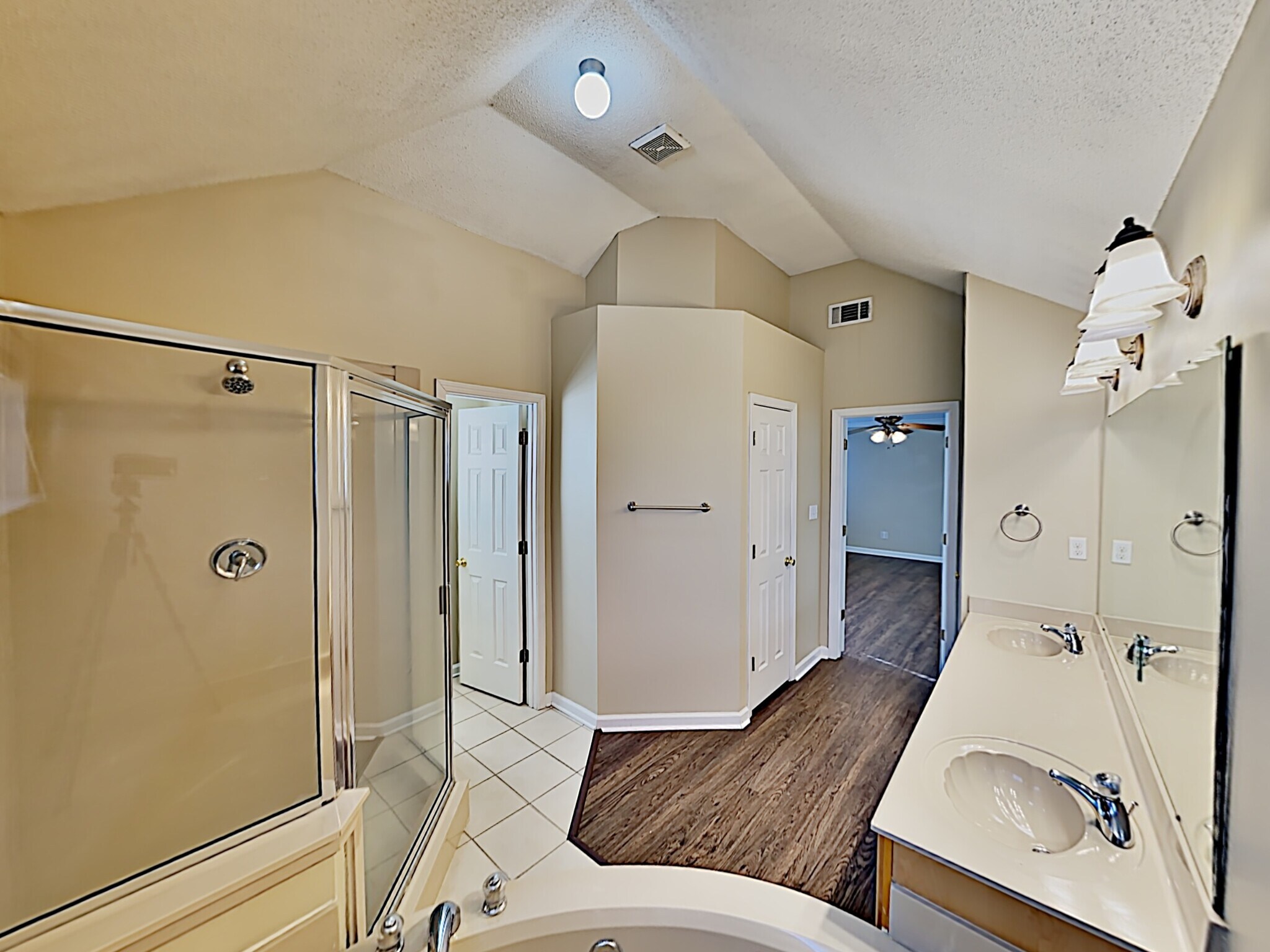 Building Photo - 1146 Red Fern Cir E