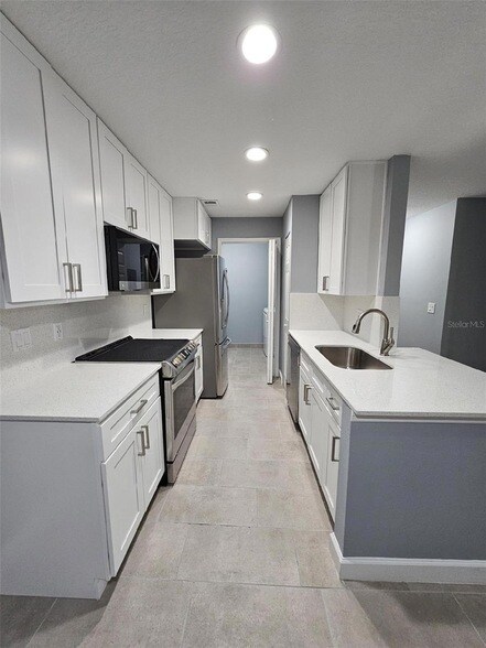 Building Photo - 2533 Grassy Point Dr