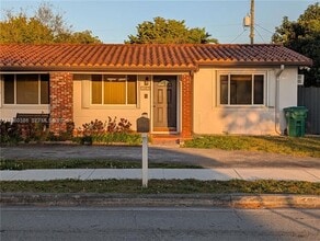 Building Photo - 1037 SW 76th Ave