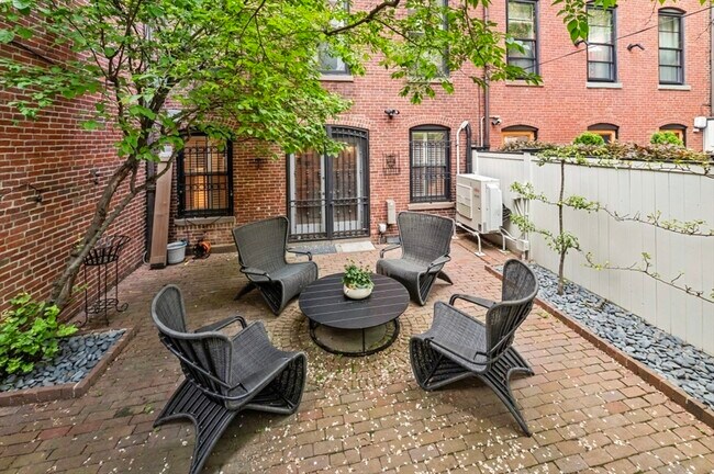 Building Photo - 342 Marlborough St