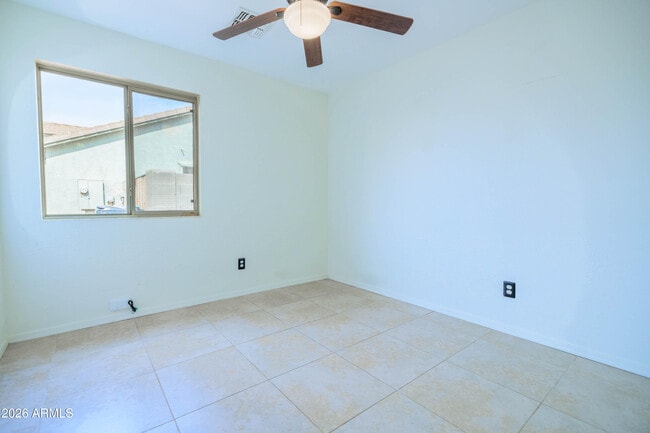 Building Photo - 1401 S 80th St