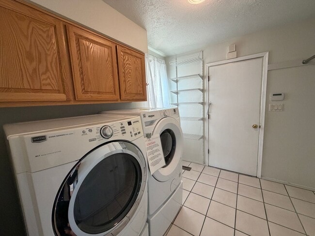 Building Photo - 3 Bedroom Single Story Home Available Near Academy Rd NW & Ventura St NE!