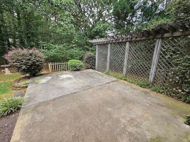 Building Photo - 700 Cirrus Ct