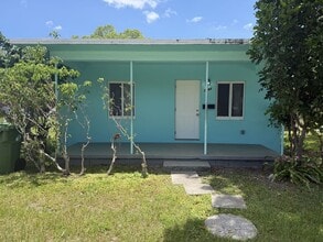 Building Photo - 1444 NW 4th St