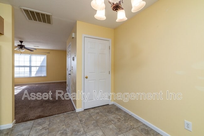 Building Photo - 1667 Maple View Way