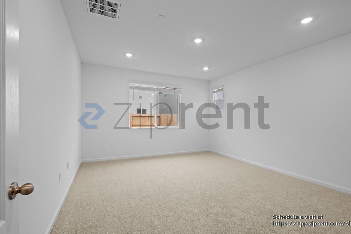 Building Photo - 2494 Zellerbach St