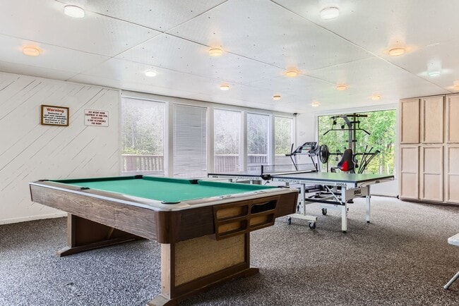 Building Photo - Beautifully Updated 2 Bedroom, 1.5 Bathroom Townhome-Style Condo in Tanasbrook, Near Tanasbourne!