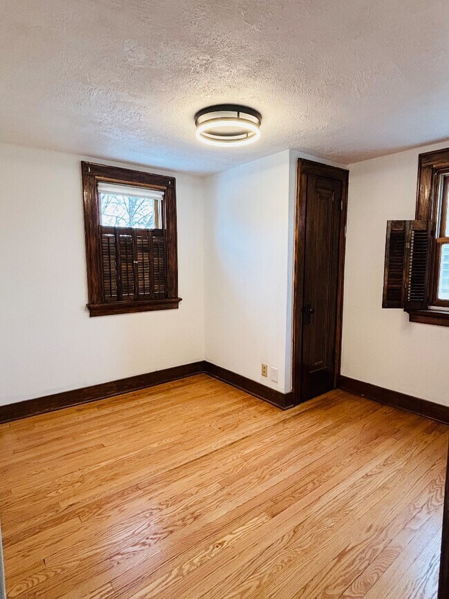 Building Photo - 7126 W Congress St