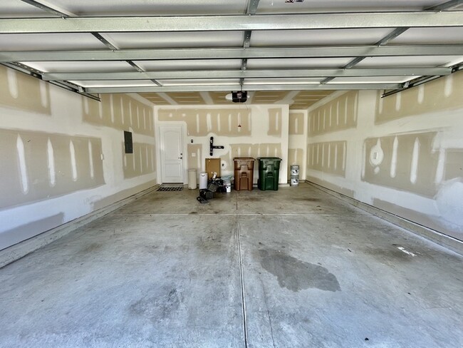 Building Photo - 1624 Clayfire Dr.