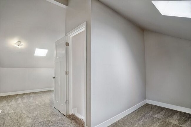 Building Photo - End Unit Spacious Two Bedroom Two & Half B...