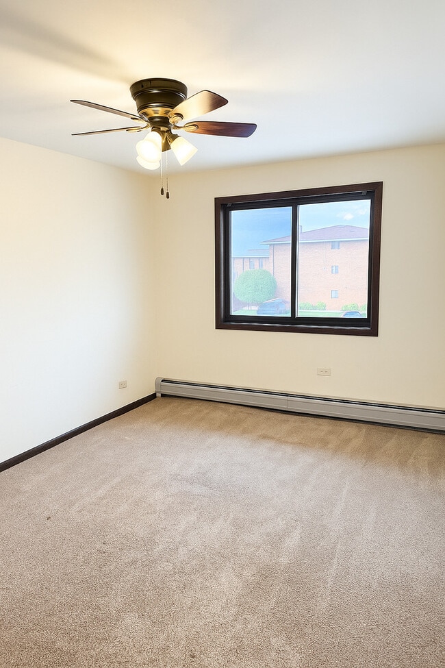 Building Photo - 15741 Thomas Ln