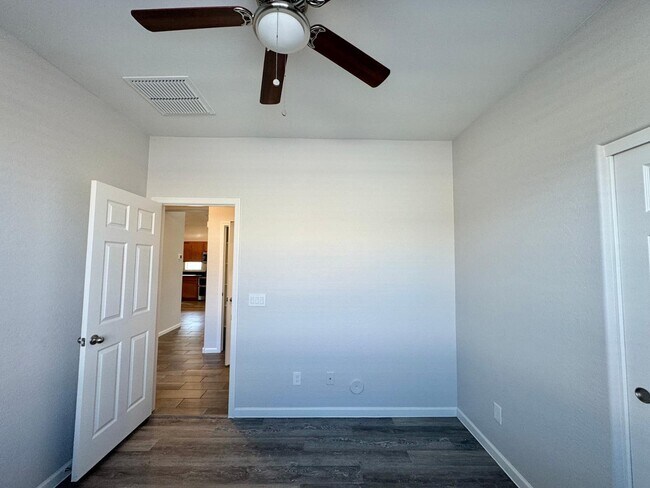 Building Photo - 2308 E Dust Devil Dr