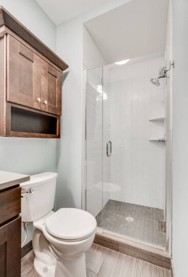 Building Photo - "Charming Studio Retreat with Hardwood Floors in the Heart of Minneapolis!"