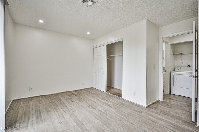 Building Photo - 5187 Caliente St