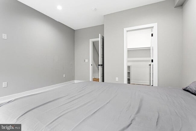 Building Photo - 1640 Edgley St