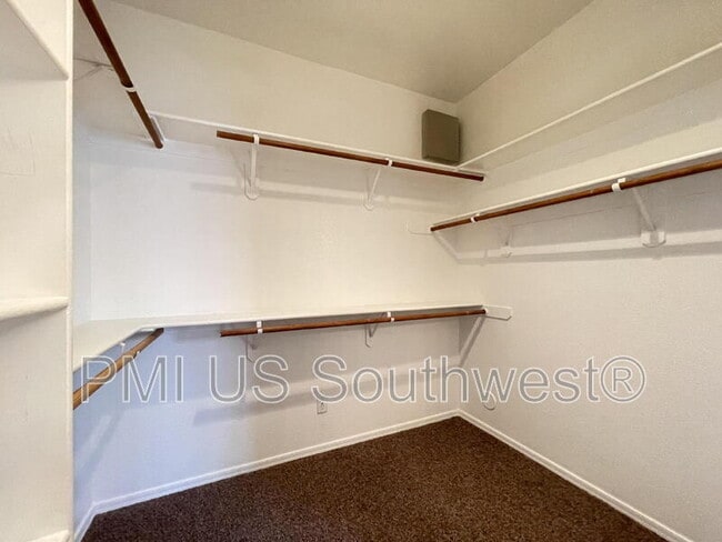 Building Photo - 2007 Lause Bay