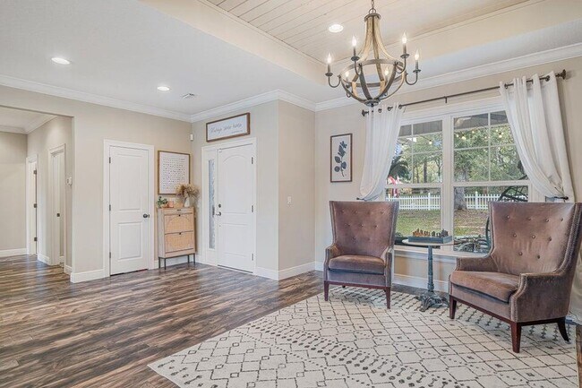 Building Photo - 6030 W Dogwood Dr
