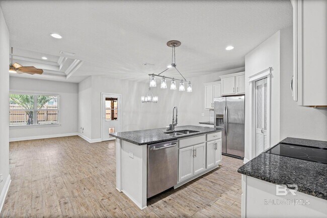 Building Photo - 21549 Yosemite Blvd