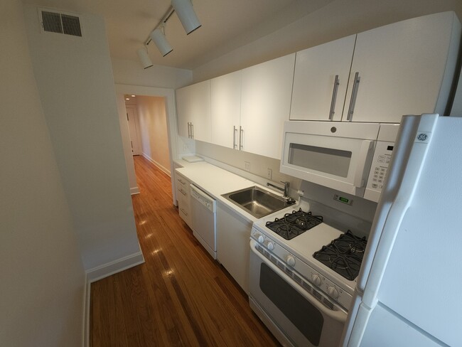 Kitchen - 301 East 43rd Street