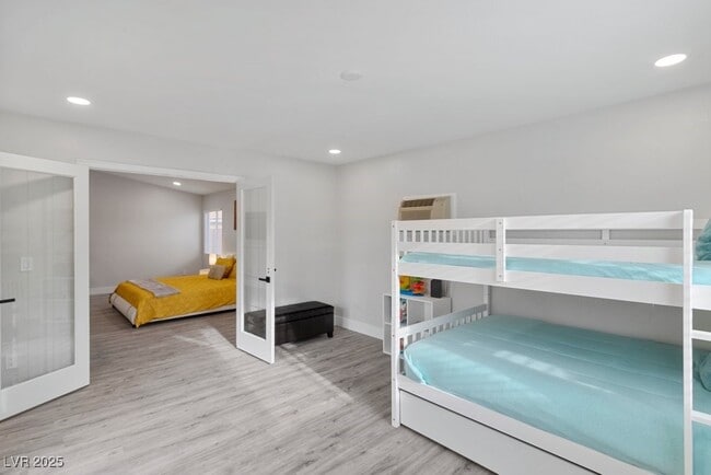 Building Photo - 5339 Estornino Ave