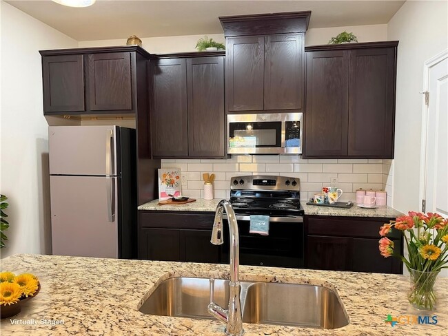 Building Photo - 414 W Avenue C