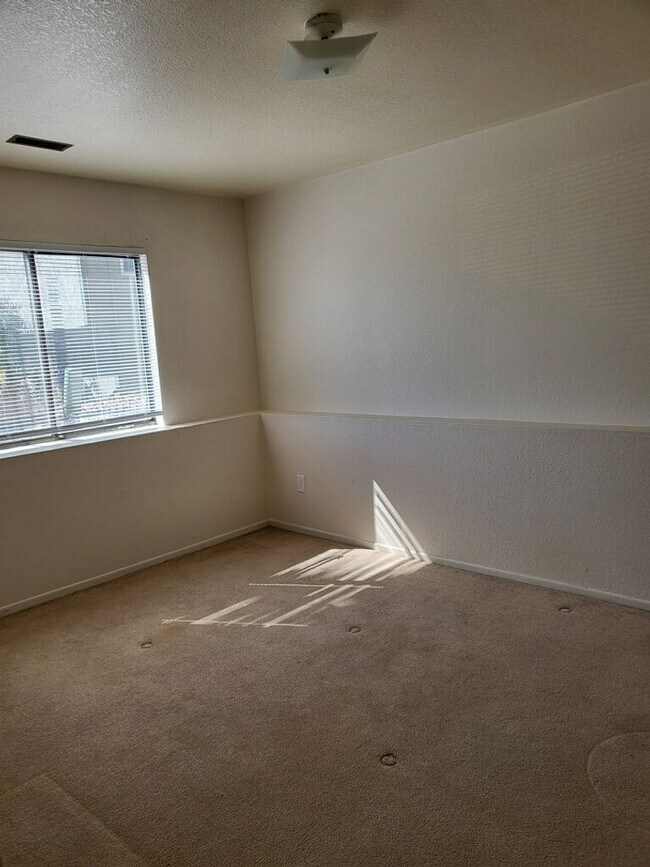 Building Photo - 5560 Bowden Loop