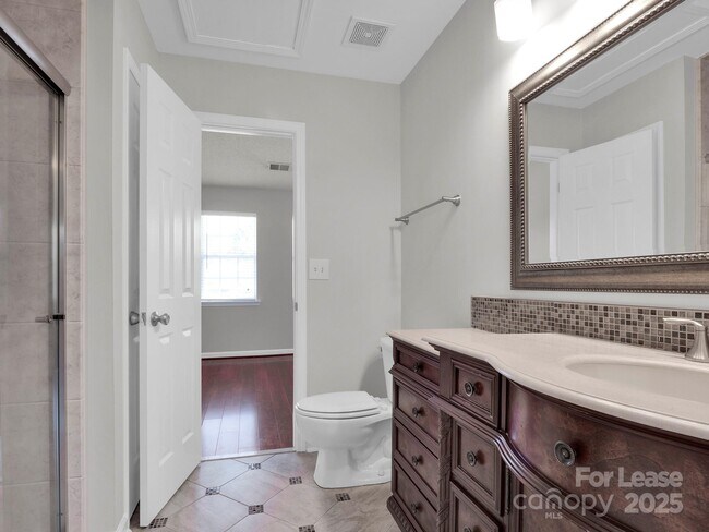 Building Photo - 13684 Meade Glen Ct
