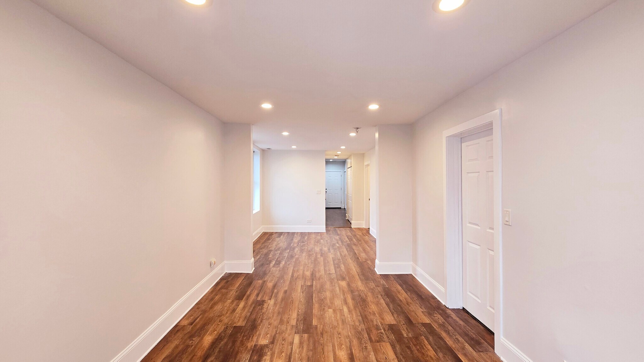 Building Photo - 2103 W 21st Pl