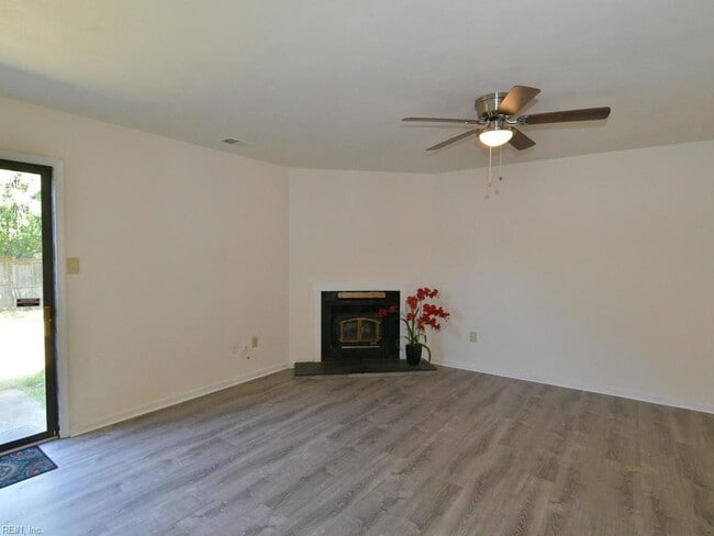 Building Photo - HILLTOP AREA FOR RENT!