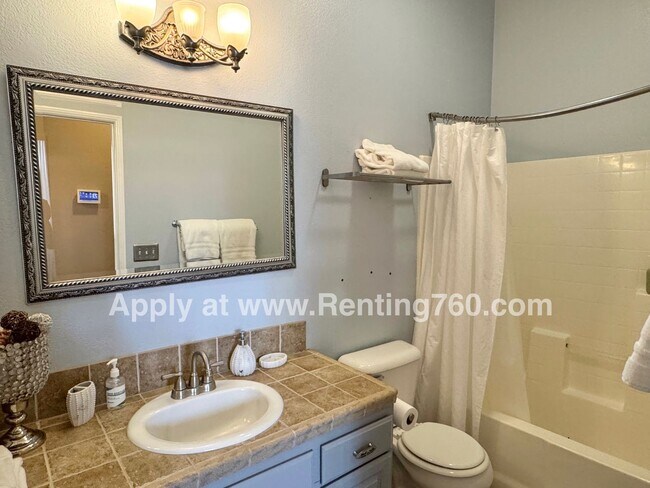 Building Photo - Huge 3 Bed 2 Bath Home With Pool & Spa in Hacienda Heights Neighborhood!!