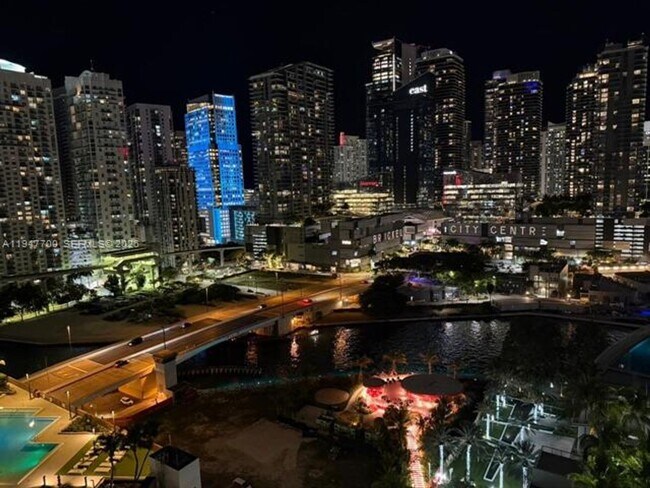 Building Photo - 90 SW 3rd St