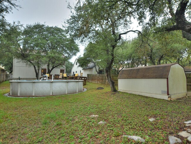 Building Photo - BEAUTIFUL 4 BEDROOM / 2.5 BATH HOME IN MAPLE RUN - FURNISHED