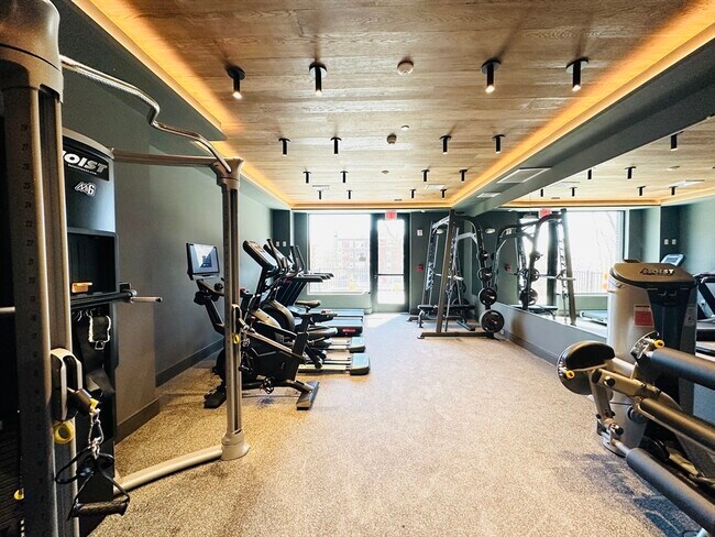 Building Photo - 1 Nevins Hl Wy