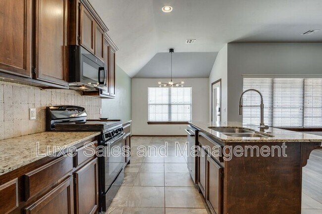 Building Photo - 1174 Misty Dr NW