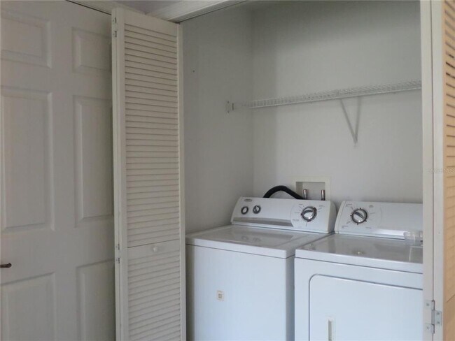 Building Photo - 2806 Club Cortile Cir