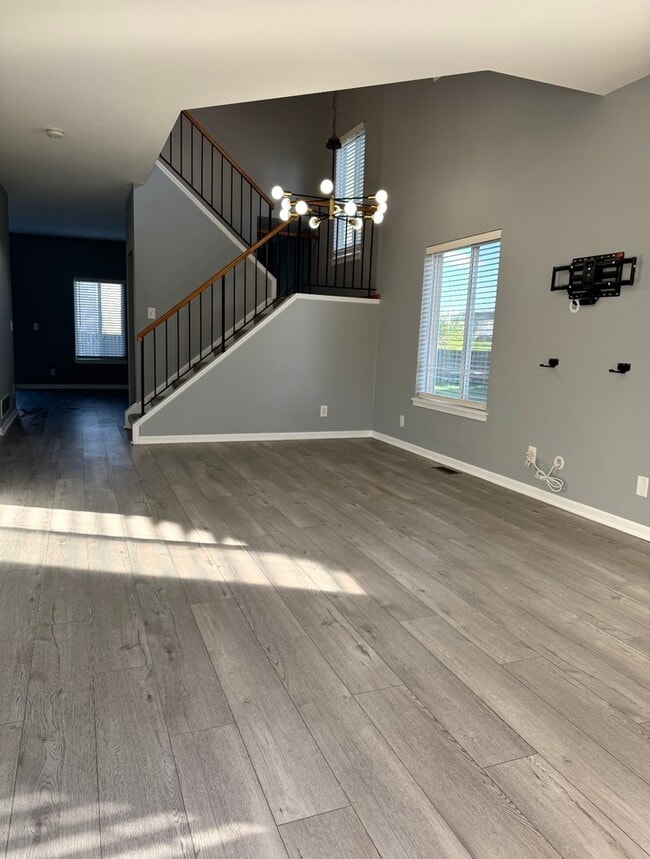 Building Photo - 357 Richmond Dr