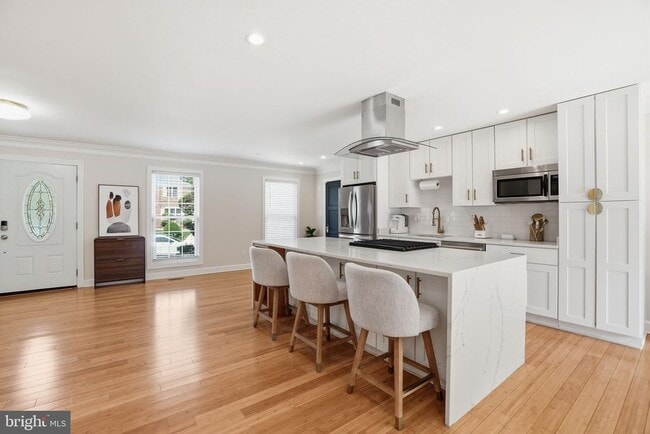 Building Photo - 510 Moat Way