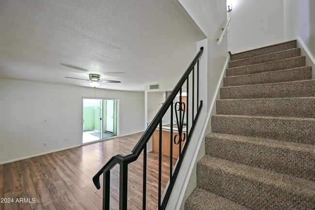 Building Photo - 729 E Cochise Dr