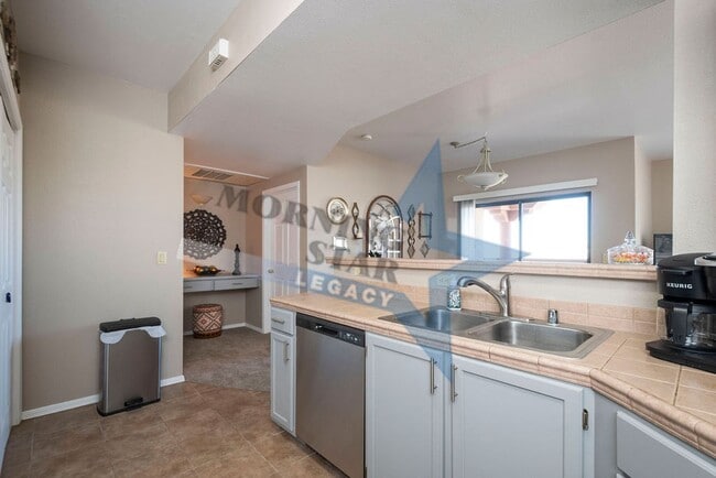 Building Photo - Executive Rental with VIEWS and Amenities! Min stay 90 days per HOA