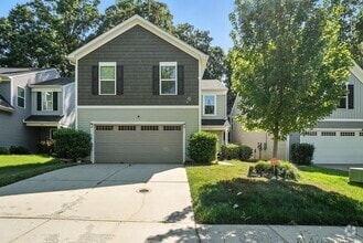Building Photo - Fully Updated and Move-In Ready with Excep...