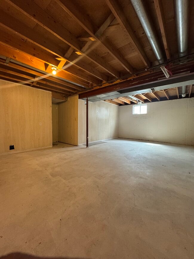 Building Photo - 9143 Osceola St